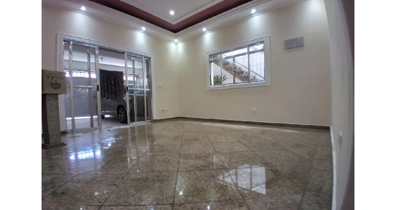 Belo Sobrado à venda no Bairro do Jardim Anhangüera na Rua Júlio Vicente Ferreira