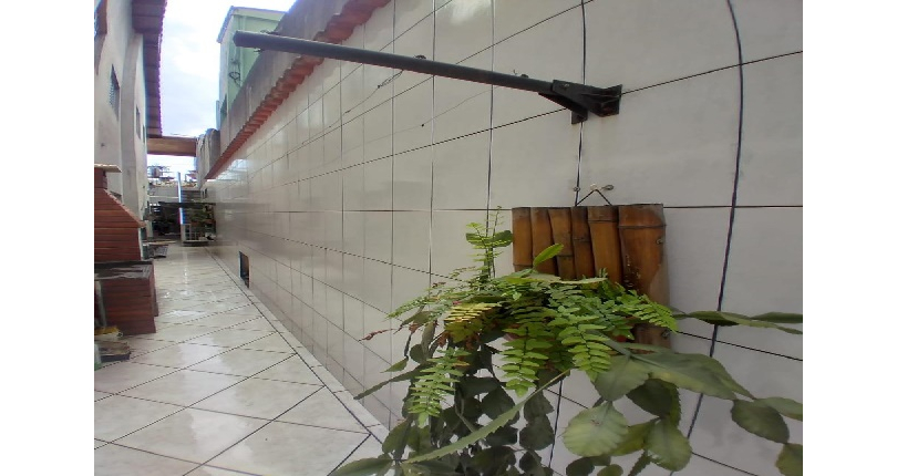 Belo Sobrado à venda no Bairro do Jardim Anhangüera na Rua Júlio Vicente Ferreira