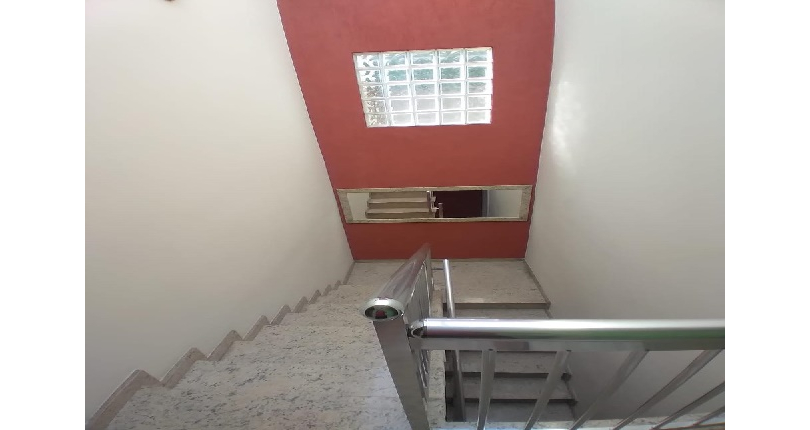 Belo Sobrado à venda no Bairro do Jardim Anhangüera na Rua Júlio Vicente Ferreira