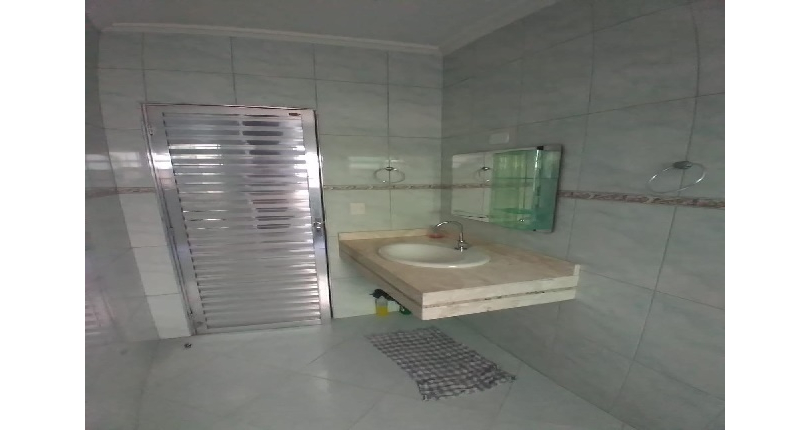 Belo Sobrado à venda no Bairro do Jardim Anhangüera na Rua Júlio Vicente Ferreira