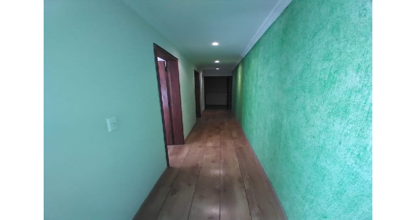 Belo Sobrado à venda no Bairro do Jardim Anhangüera na Rua Júlio Vicente Ferreira