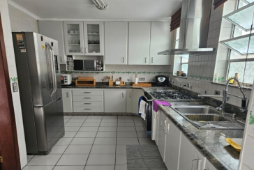 Belo Sobrado à venda no Bairro do City América na Rua Icádio,