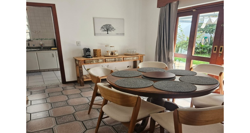 Belo Sobrado à venda no Bairro do City América na Rua Icádio,