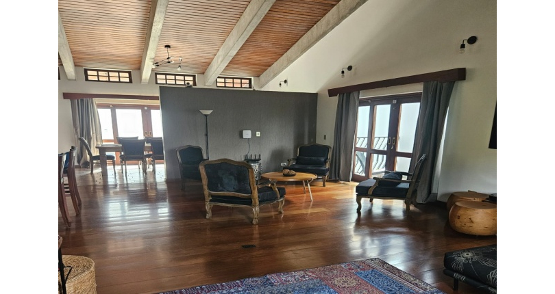 Belo Sobrado à venda no Bairro do City América na Rua Icádio,