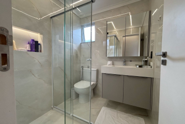 Bela Casa à venda no Bairro da Vila Guedes na Rua Confidencia Musical,