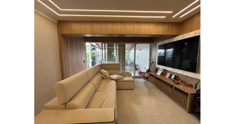 Bela Casa à venda no Bairro da Vila Guedes na Rua Confidencia Musical,