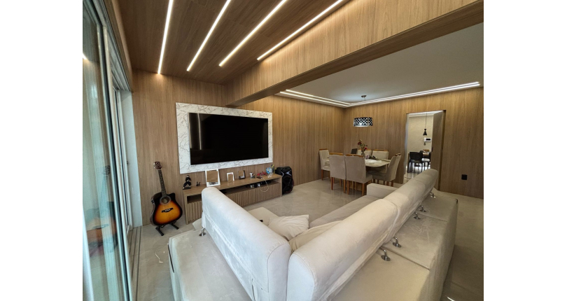 Bela Casa à venda no Bairro da Vila Guedes na Rua Confidencia Musical,