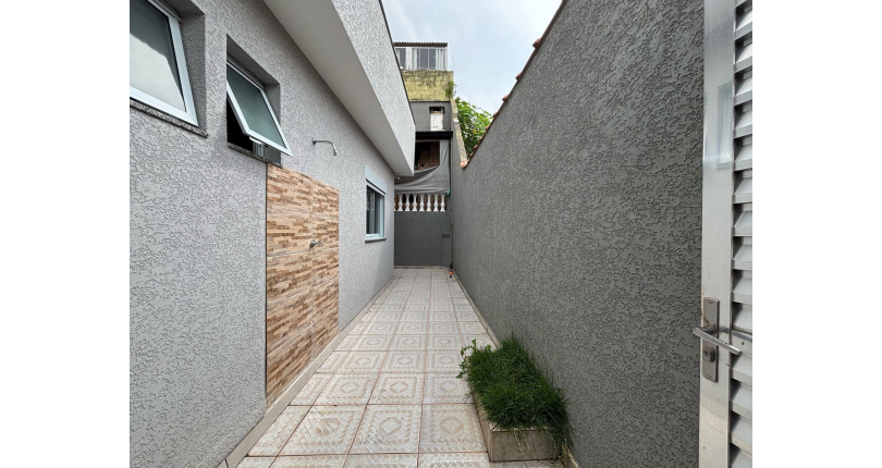 Bela Casa à venda no Bairro da Vila Guedes na Rua Confidencia Musical,