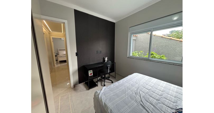 Bela Casa à venda no Bairro da Vila Guedes na Rua Confidencia Musical,