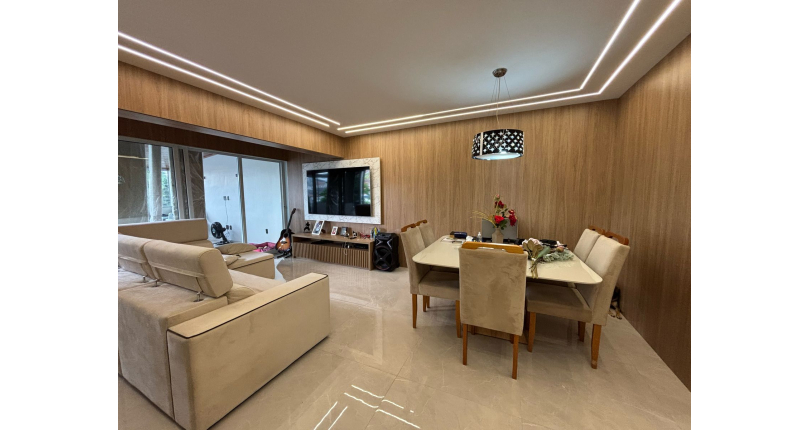 Bela Casa à venda no Bairro da Vila Guedes na Rua Confidencia Musical,