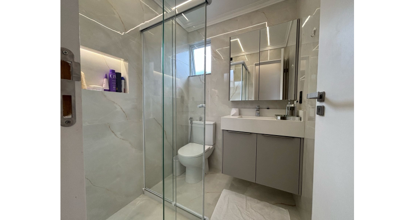 Bela Casa à venda no Bairro da Vila Guedes na Rua Confidencia Musical,