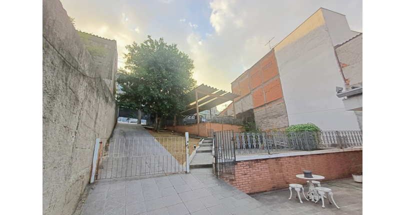 Chacara à venda no Bairro da Mutinga na Rua Opala,