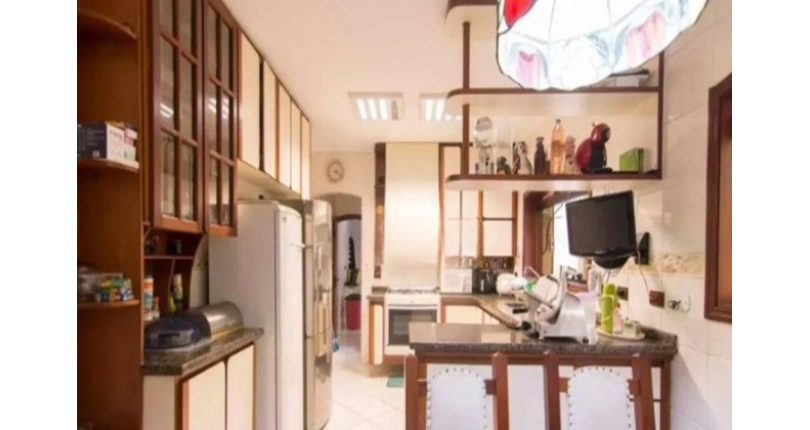 Lindo Sobrado à venda no Bairro do City América na Avenida Cardeal Motta,