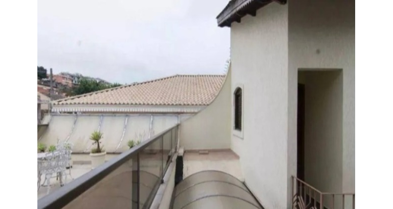 Lindo Sobrado à venda no Bairro do City América na Avenida Cardeal Motta,