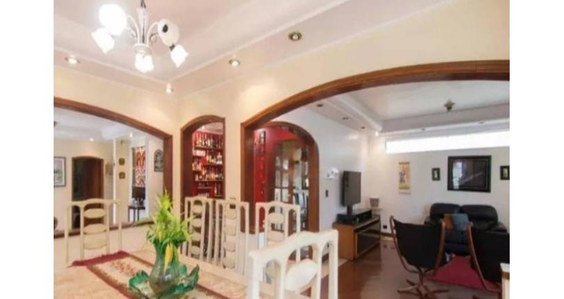 Lindo Sobrado à venda no Bairro do City América na Avenida Cardeal Motta,