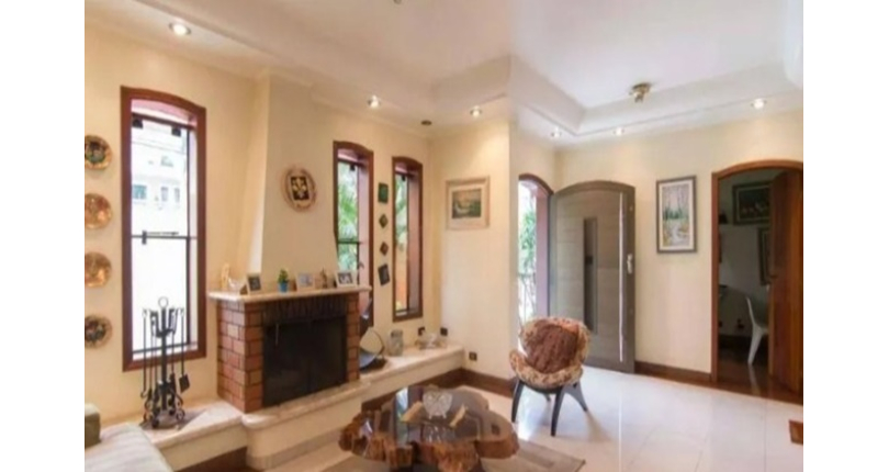 Lindo Sobrado à venda no Bairro do City América na Avenida Cardeal Motta,