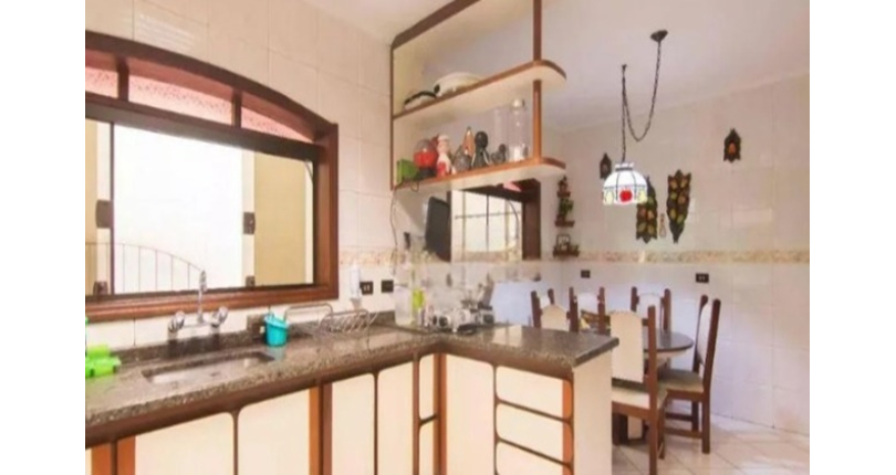 Lindo Sobrado à venda no Bairro do City América na Avenida Cardeal Motta,