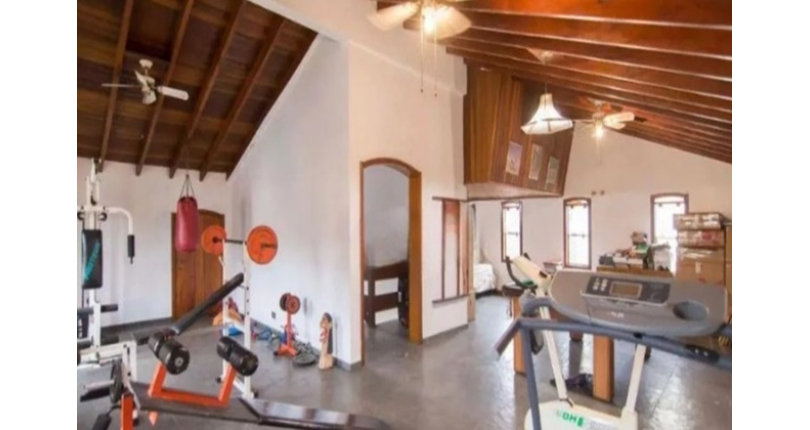 Lindo Sobrado à venda no Bairro do City América na Avenida Cardeal Motta,