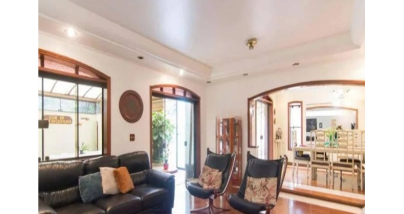 Lindo Sobrado à venda no Bairro do City América na Avenida Cardeal Motta,