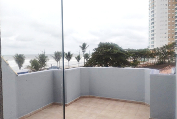 Sobrado à venda em Mongaguá no Bairro da Vila Vera Cruz na Avenida Governador Mario Covas Junior,