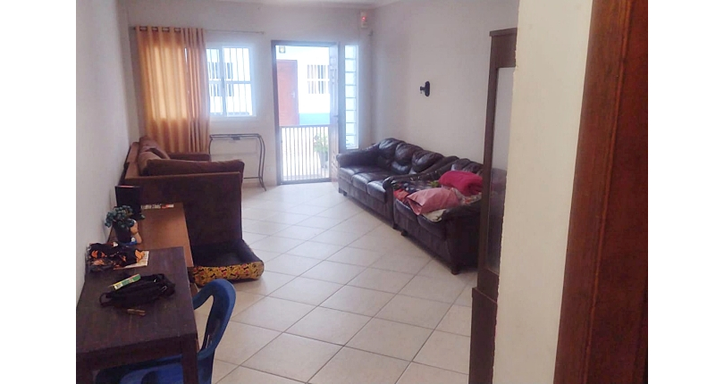 Sobrado à venda em Mongaguá no Bairro da Vila Vera Cruz na Avenida Governador Mario Covas Junior,