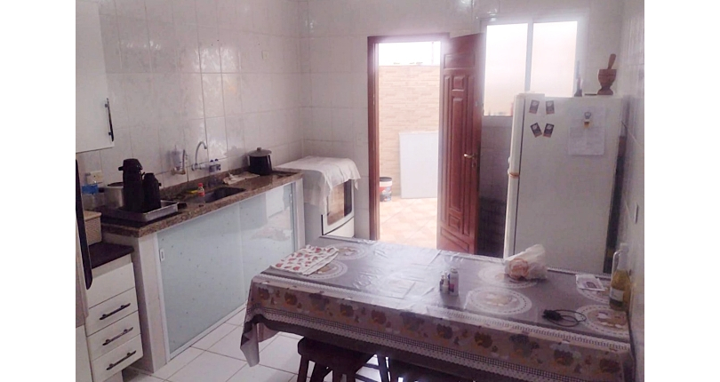 Sobrado à venda em Mongaguá no Bairro da Vila Vera Cruz na Avenida Governador Mario Covas Junior,