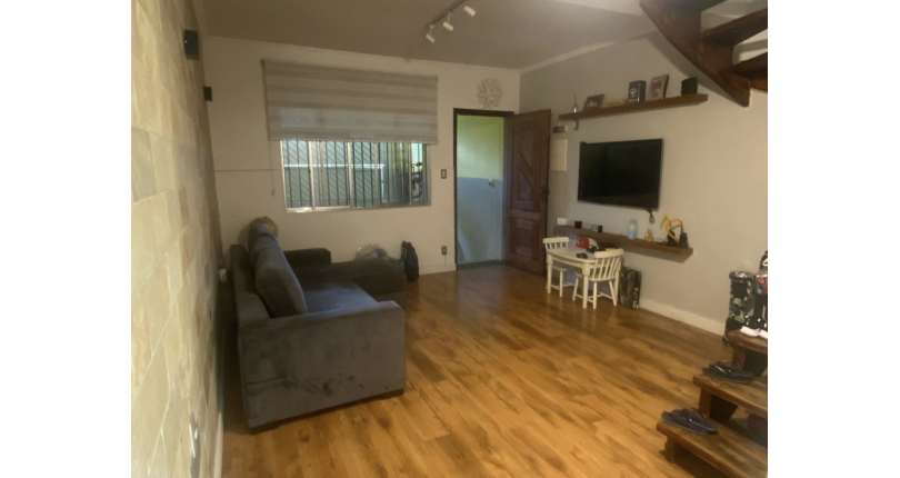 Belo Sobrado à venda no Bairro do Parque São Domingos na Rua Inácio Luís da Costa