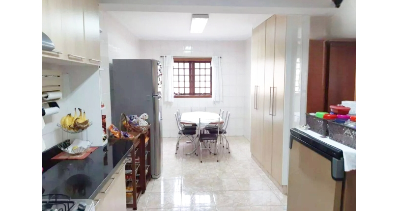 Sobrado à venda no Bairro da Cidade D'Abril na Rua Dianora