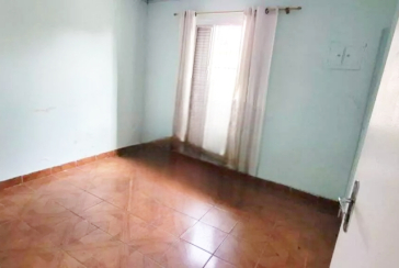 Terreno à venda no Bairro da Vila Santa Edwiges na Rua Agamenon Magalhães