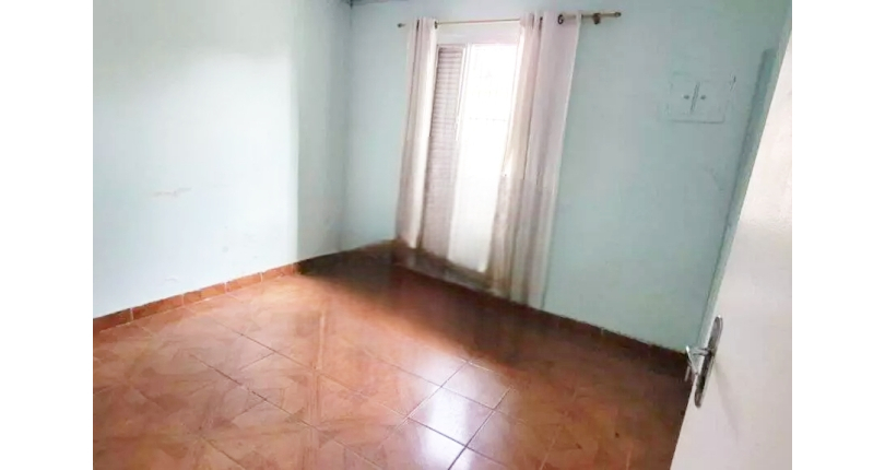 Terreno à venda no Bairro da Vila Santa Edwiges na Rua Agamenon Magalhães