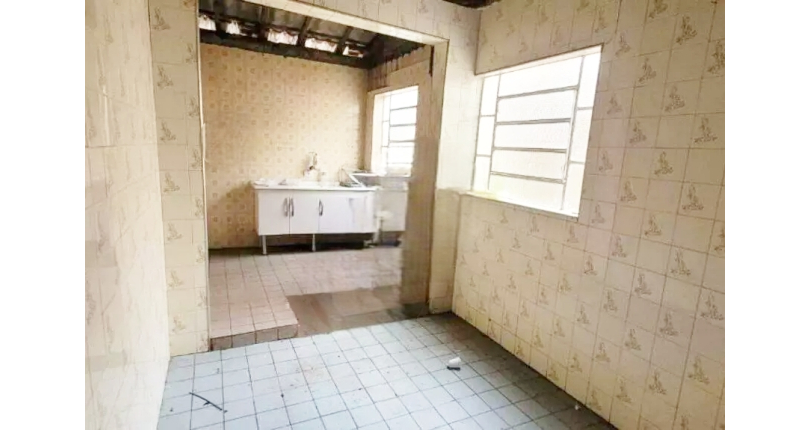 Terreno à venda no Bairro da Vila Santa Edwiges na Rua Agamenon Magalhães