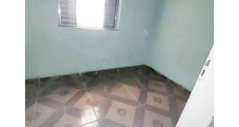 Terreno à venda no Bairro da Vila Santa Edwiges na Rua Agamenon Magalhães