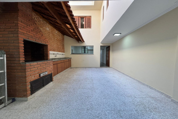 Belo Sobrado à venda no Bairro da Vila Albertina na Rua Antônio Pires