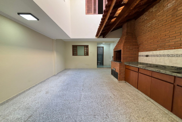 Belo Sobrado à venda no Bairro da Vila Albertina na Rua Antônio Pires