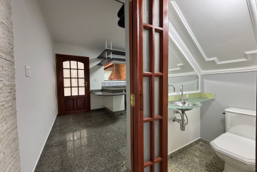 Belo Sobrado à venda no Bairro da Vila Albertina na Rua Antônio Pires