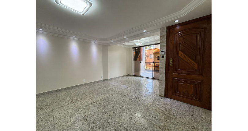 Belo Sobrado à venda no Bairro da Vila Albertina na Rua Antônio Pires