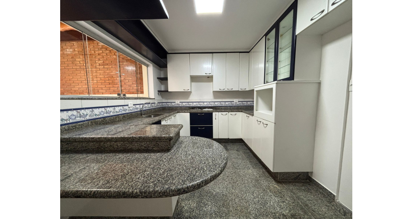 Belo Sobrado à venda no Bairro da Vila Albertina na Rua Antônio Pires