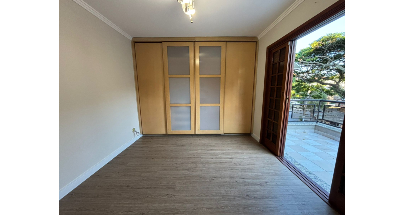 Belo Sobrado à venda no Bairro da Vila Albertina na Rua Antônio Pires