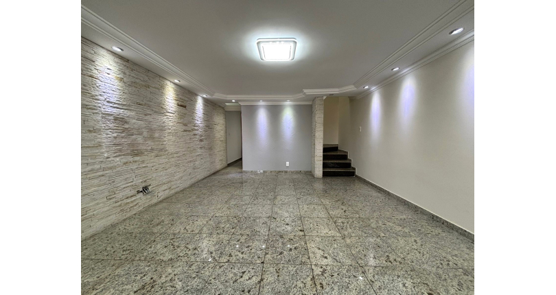 Belo Sobrado à venda no Bairro da Vila Albertina na Rua Antônio Pires