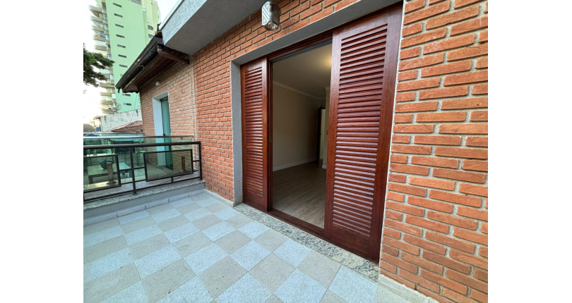 Belo Sobrado à venda no Bairro da Vila Albertina na Rua Antônio Pires