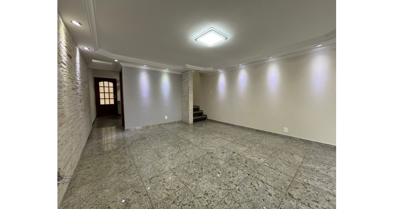 Belo Sobrado à venda no Bairro da Vila Albertina na Rua Antônio Pires