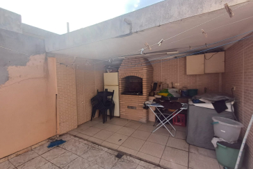  Sobrado à venda no Bairro do Jardim Mangalot na Rua Ramon Falcão,