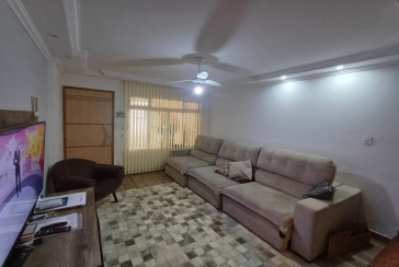  Sobrado à venda no Bairro do Jardim Mangalot na Rua Ramon Falcão,