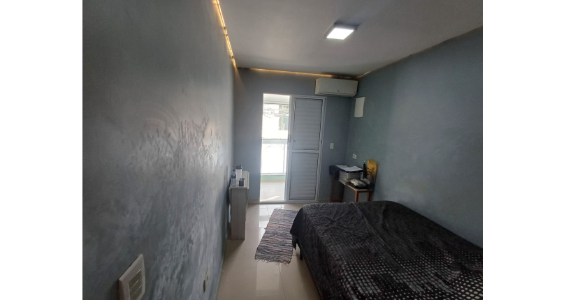  Sobrado à venda no Bairro do Jardim Mangalot na Rua Ramon Falcão,