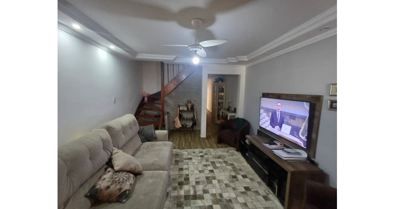  Sobrado à venda no Bairro do Jardim Mangalot na Rua Ramon Falcão,