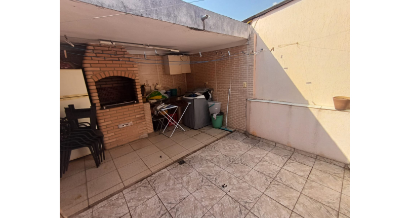  Sobrado à venda no Bairro do Jardim Mangalot na Rua Ramon Falcão,