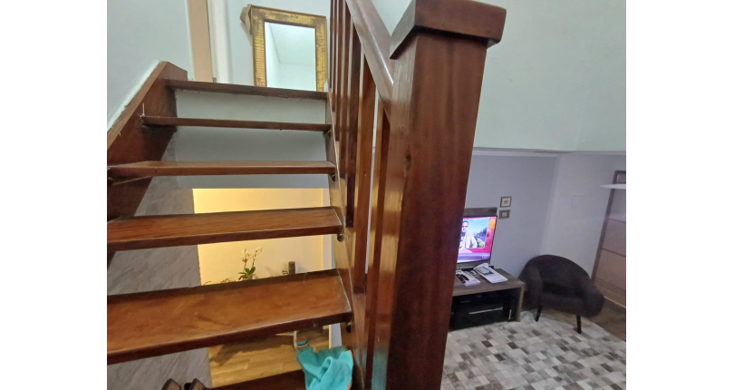  Sobrado à venda no Bairro do Jardim Mangalot na Rua Ramon Falcão,