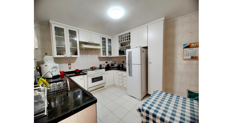 Sobrado à venda no Bairro do Conjunto Residencial Vista Verde na Rua Doutor Fernando de Oliveira Simões,