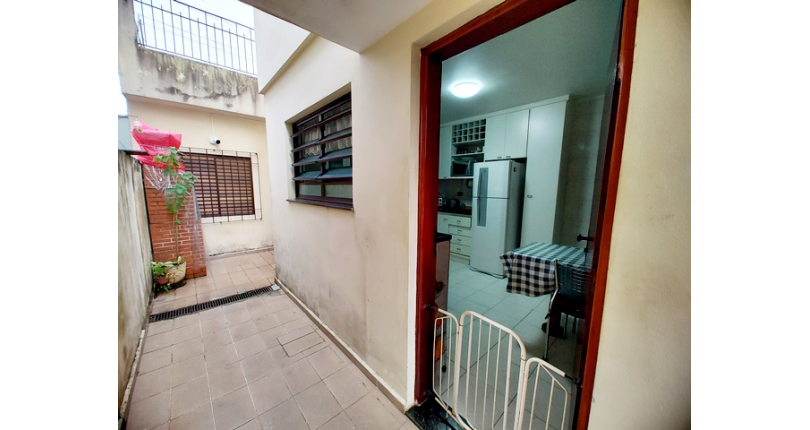 Sobrado à venda no Bairro do Conjunto Residencial Vista Verde na Rua Doutor Fernando de Oliveira Simões,