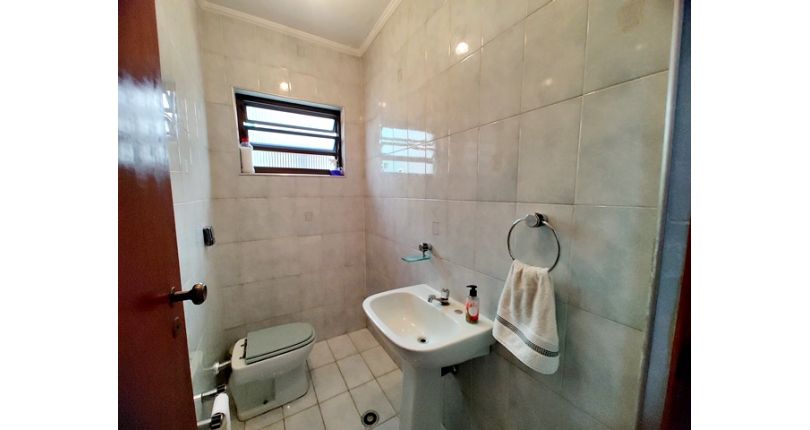 Sobrado à venda no Bairro do Conjunto Residencial Vista Verde na Rua Doutor Fernando de Oliveira Simões,